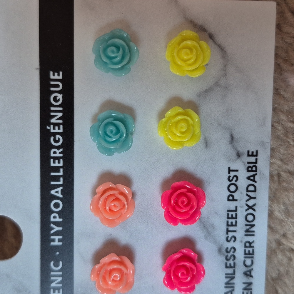 6 Pack Of Floral Earrings From Ardene! NWT! - Picture 3 of 4